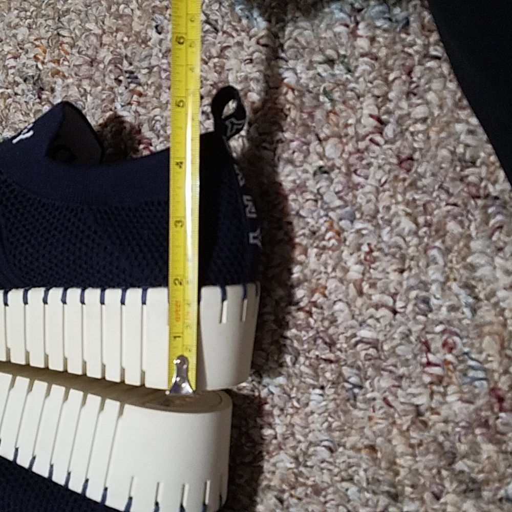 DKNY Shoes. - Picture 6 of 10